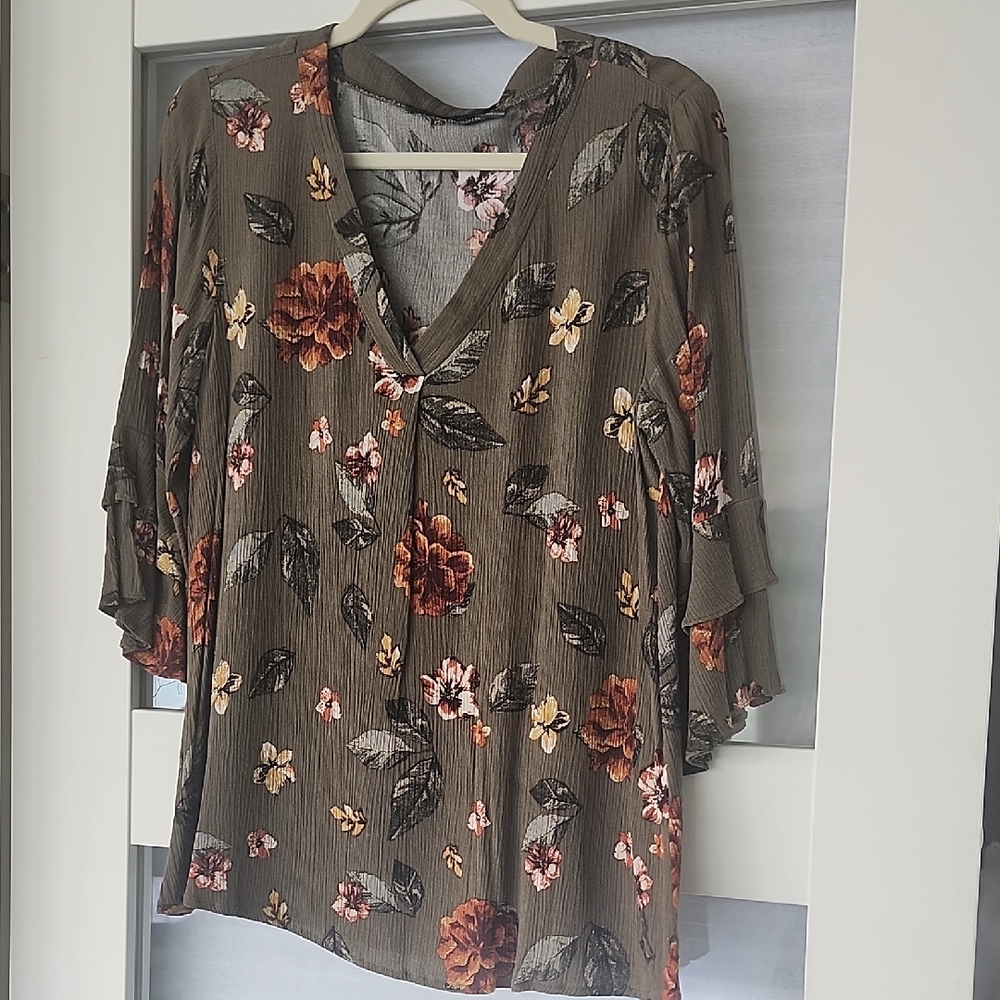 Blu Pepper Green and Brown Ruffled 3/4 Sleeve Blouse